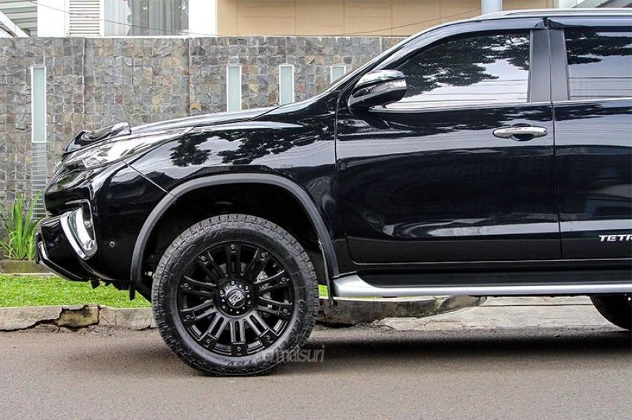  Toyota Fortuner by Permaisuri 2016 года  (фото 5 из 9)